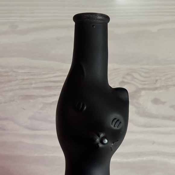 Black‎ and White Cat-Shaped Rheinhessen Bottles - Picture 6 of 8